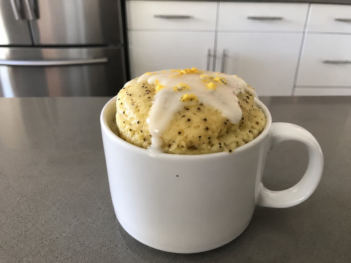 Mug Cake de Limón y Semillas de Amapola